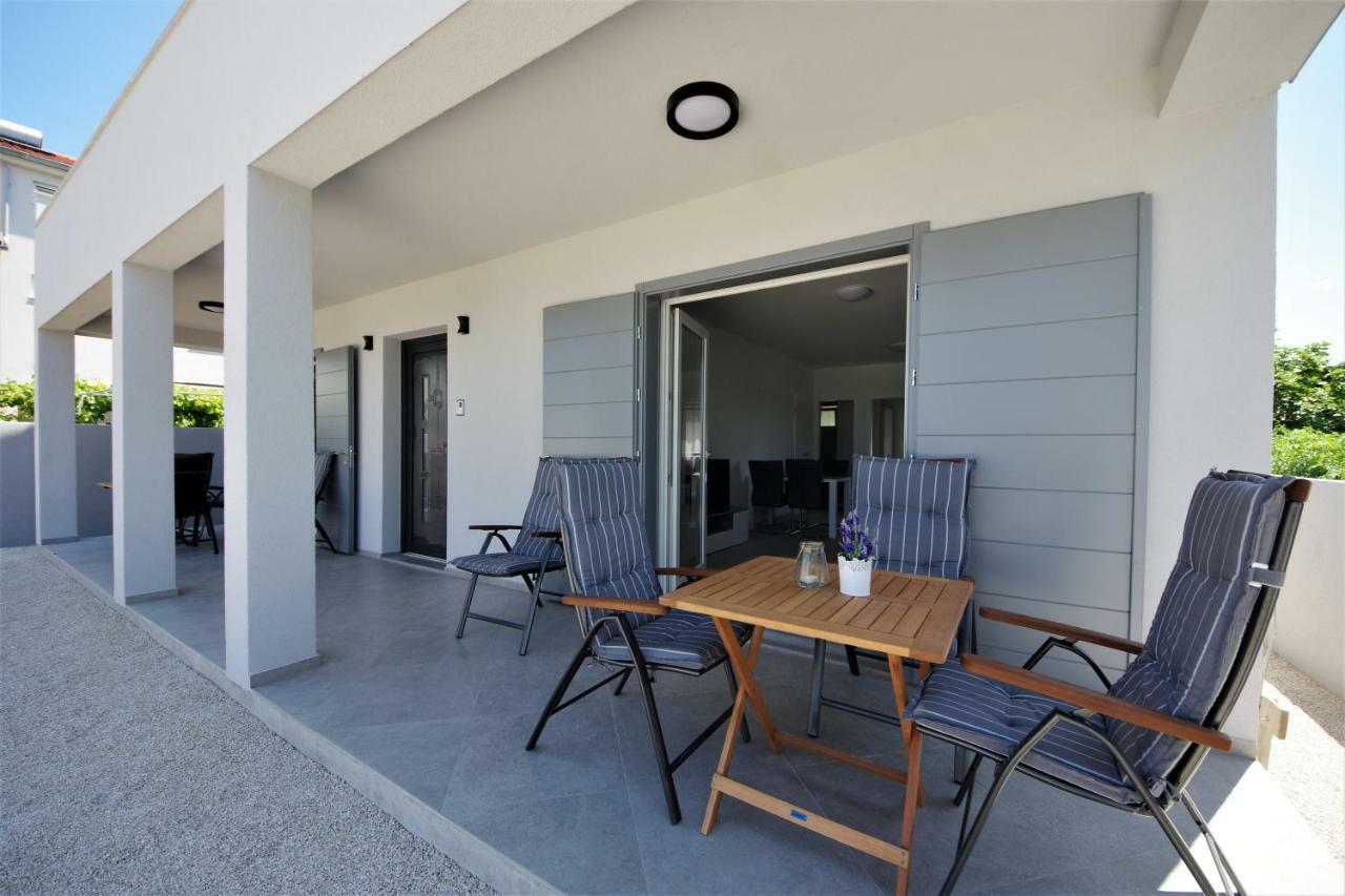 Apartments Piazza Nin Exterior photo