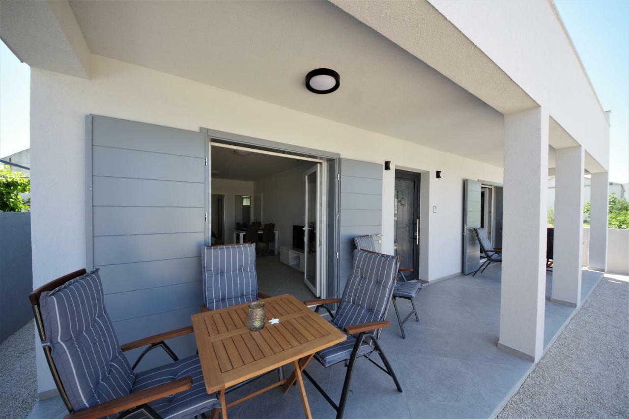 Apartments Piazza Nin Exterior photo